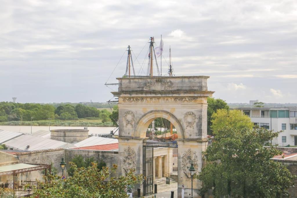 Cote Cour - Appartement En Plein Centre-Ville & Proche Des Thermes Rochefort  Exteriör bild