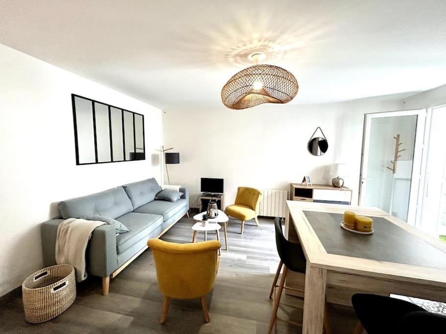 Cote Cour - Appartement En Plein Centre-Ville & Proche Des Thermes Rochefort  Exteriör bild