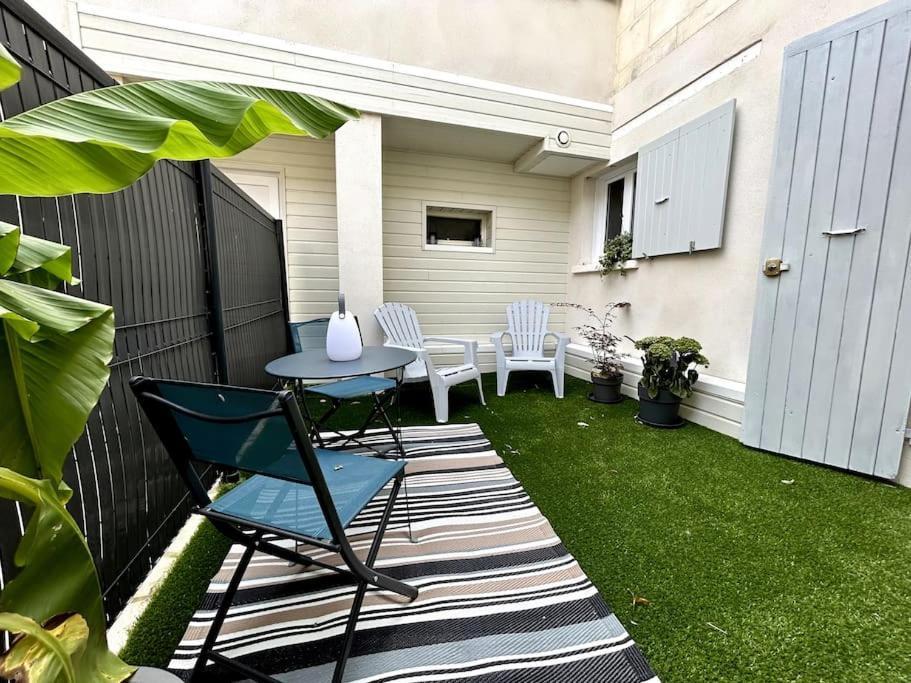Cote Cour - Appartement En Plein Centre-Ville & Proche Des Thermes Rochefort  Exteriör bild